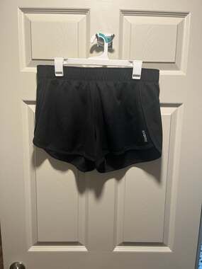 Reebok Women's Black Speedwick Athletic Running Shorts with Side Pocket